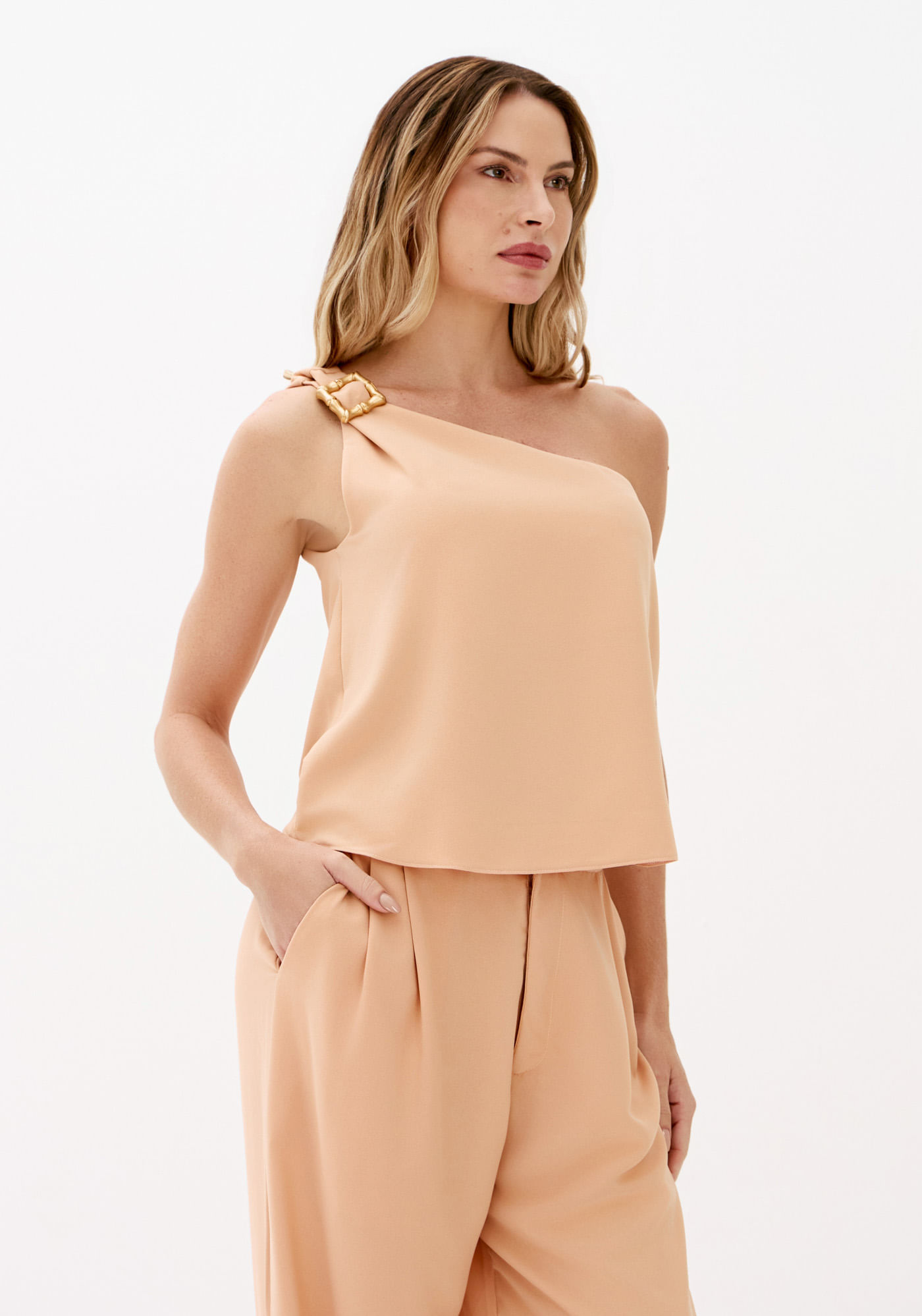 Blusa Ombro Único Com Metal