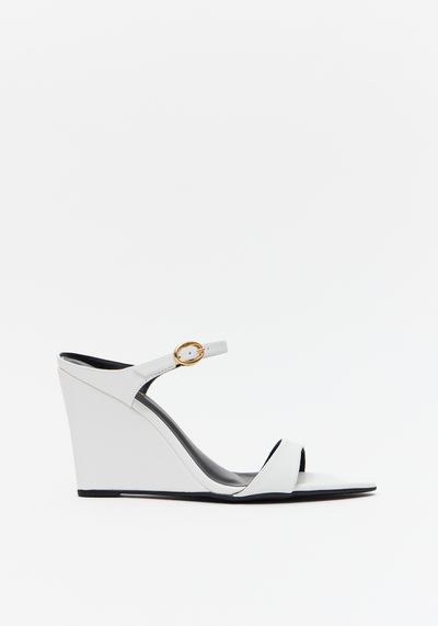 Sandália Anabela Mule Fivela