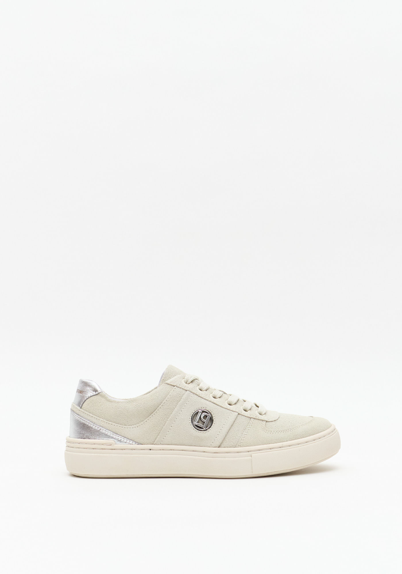 Tênis Casual Com Enfeite Lateral