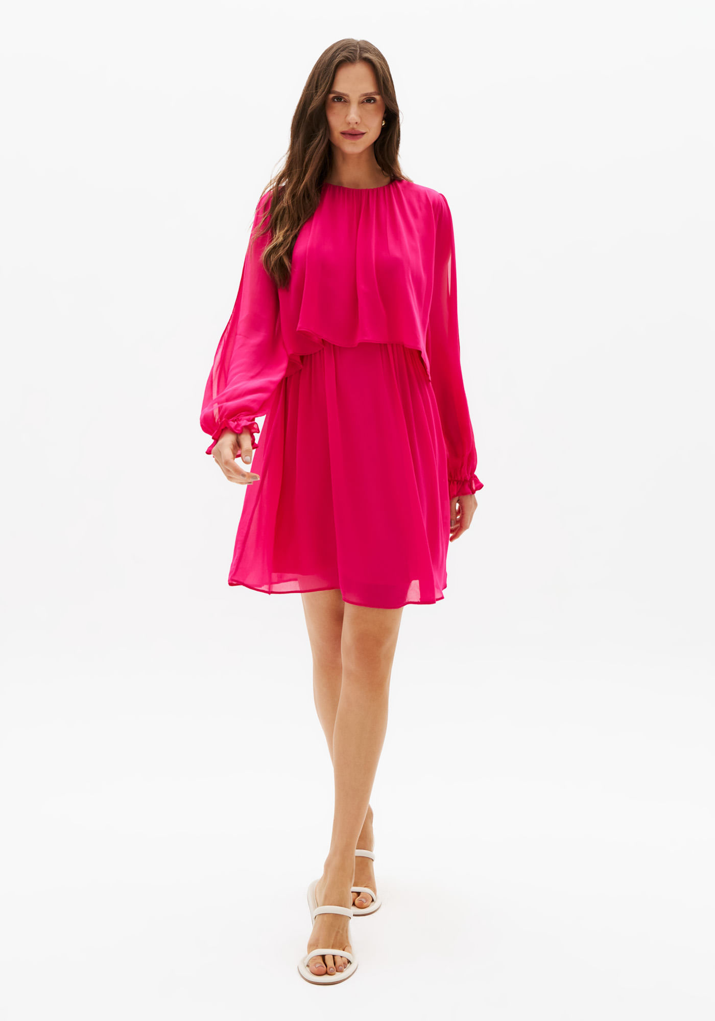 Vestido Curto Com Mangas