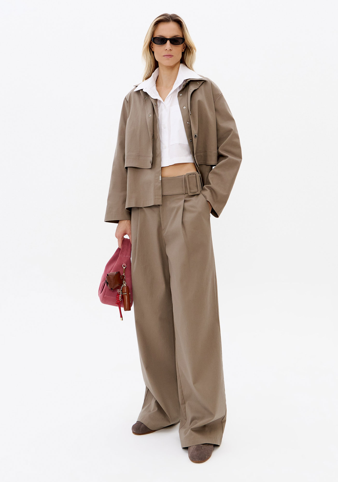 Calça Wide Leg Cintura Média Com Fivela