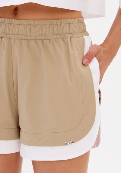 Short Techno Com Detalhe Lateral
