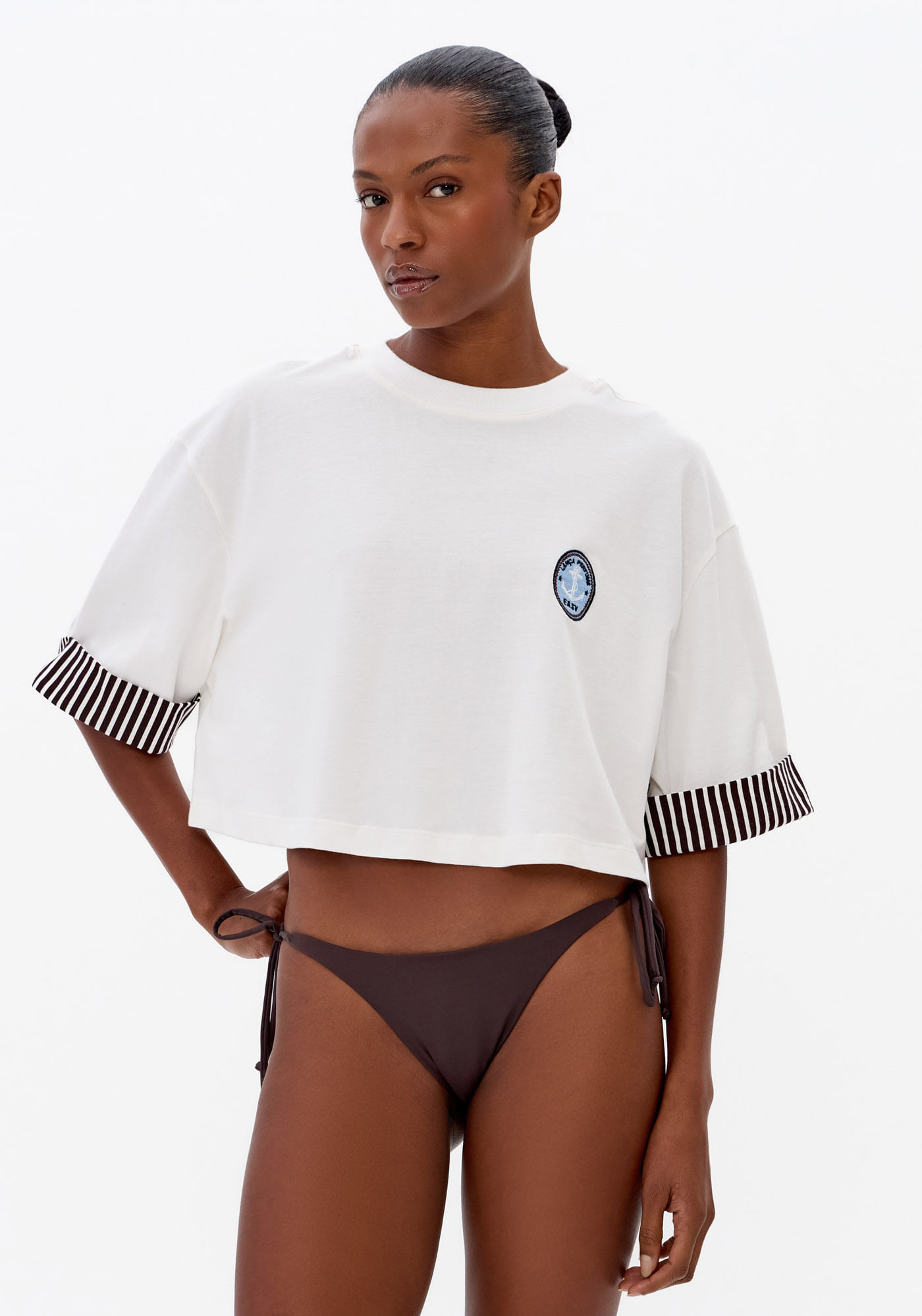 T-Shirt Cropped Com Detalhe Manga