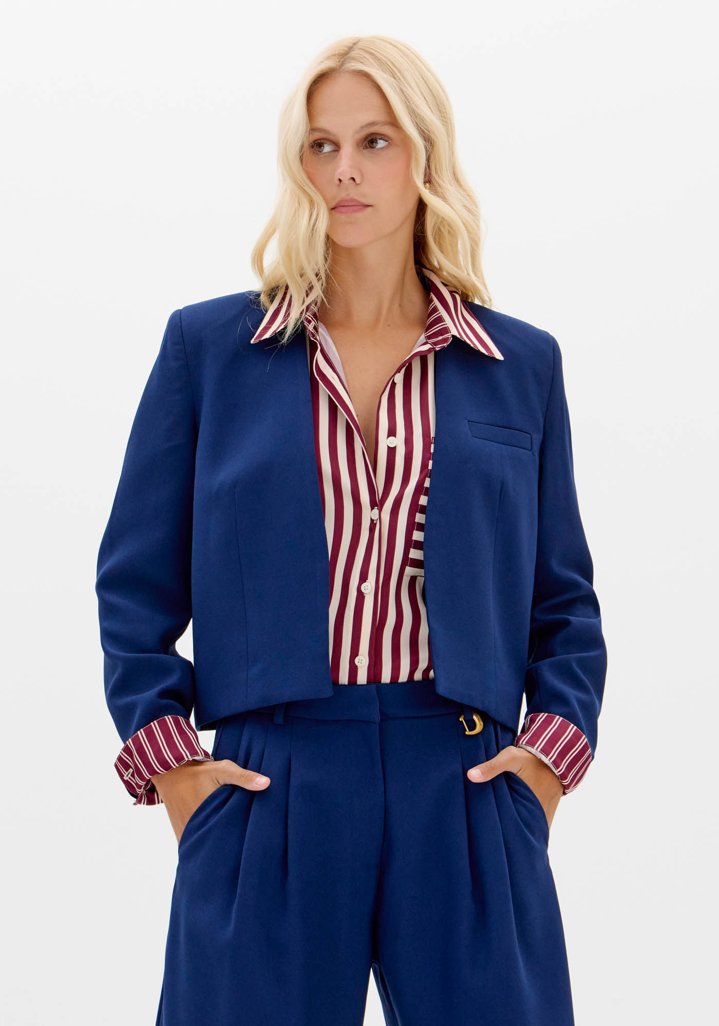 Blazer Curto Com Manga Longa